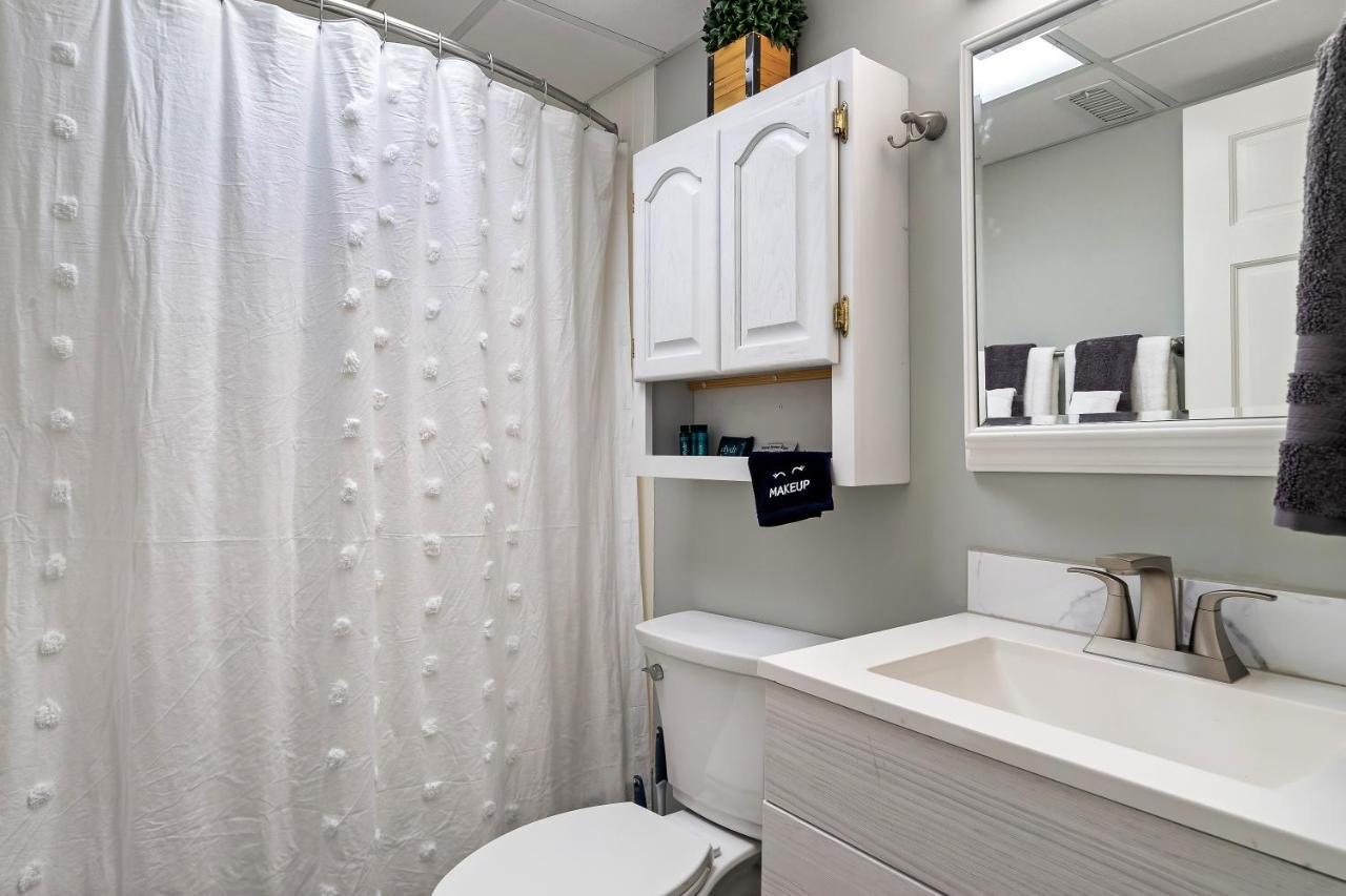Lovely Condo W/ Indoor Pool *Only Steps To Parkway Gatlinburg Exterior photo